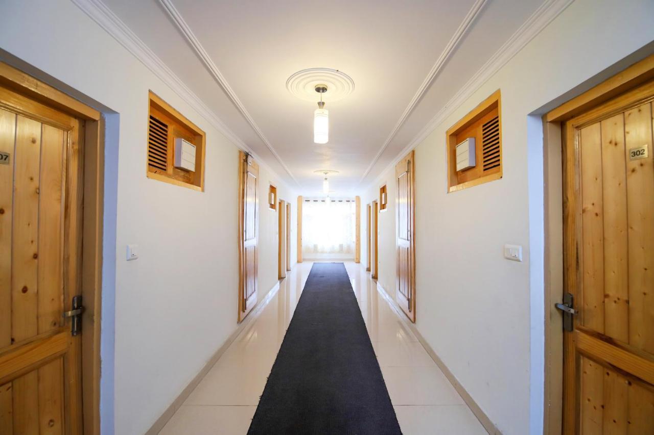 Hotel OYO 3146 Six Season Regency Jagatsukh Exterior foto