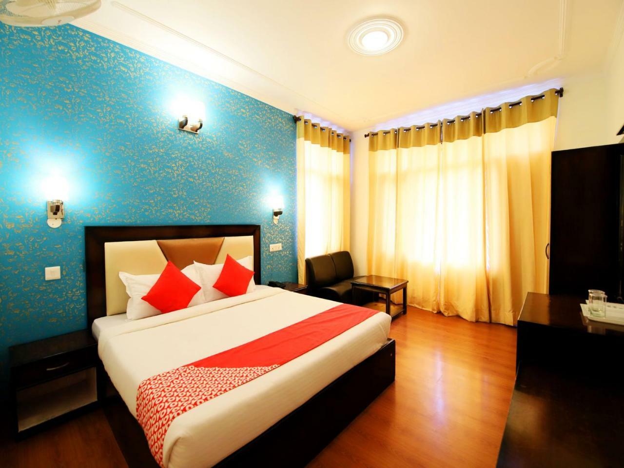 Hotel OYO 3146 Six Season Regency Jagatsukh Exterior foto